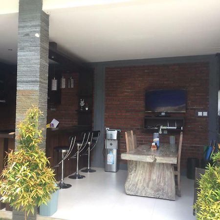 Villa Twin Lovina Exterior photo