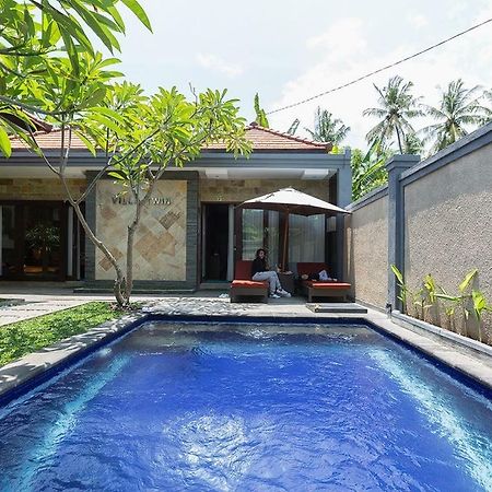 Villa Twin Lovina Exterior photo