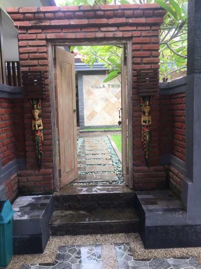 Villa Twin Lovina Exterior photo