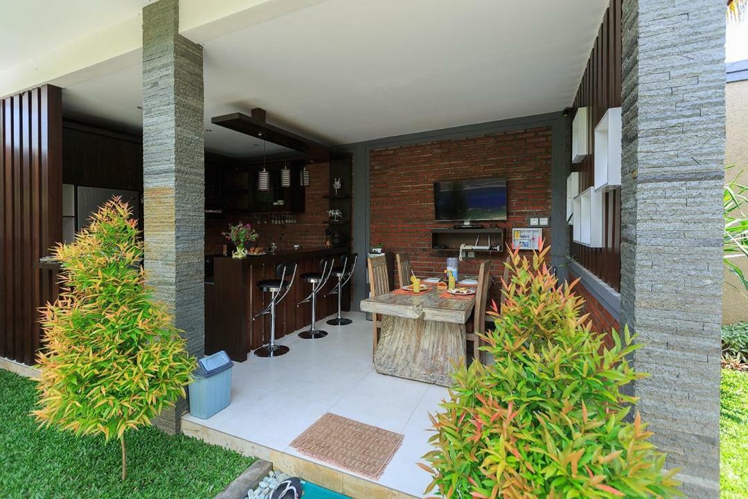 Villa Twin Lovina Exterior photo